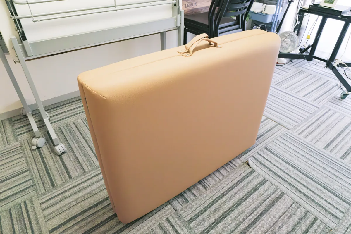 白金高輪 施術ベッド 01